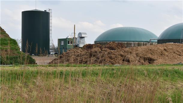 Eine große Biogasanlage in der nördlichen Wesermarsch.