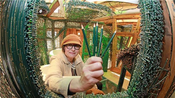 500.000 Bleistifte in Holzhaus – Werk soll weiter wachsen Eine halbe Million Stifte, eine Idee: Das „Bleistifthaus“ in Osterode verbindet Handwerk, Kunst und Virtual Reality.