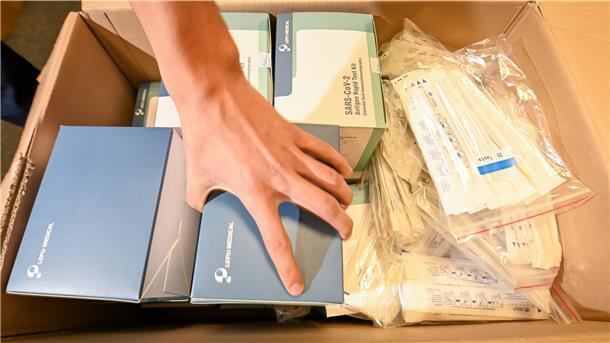 Eine Million Schnelltests über Nacht: Die Firma Nonne rechnet damit, dass der Corona-Test für zu Hause Mitte März Realität wird. Foto Scheschonka