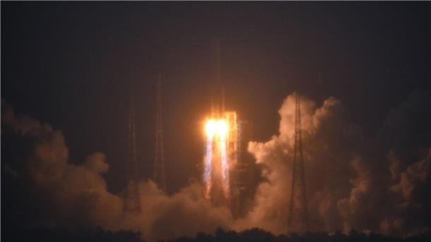 Chinesisches Raumschiff „Chang’e 6“ erreicht Mondumlaufbahn Eine Rakete vom Typ „Langer Marsch-5 Y8“ mit dem Raumschiff „Chang’e 6“ an Bord startete am 3. Mai auf dem Weltraumbahnhof Wenchang in China.