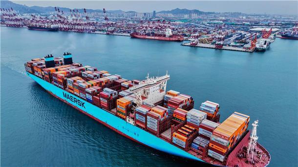Analyse: Trump-Zölle auf China gefährden Jobs in Deutschland Eine stärkere Verlagerung chinesischer Exporte auf den europäischen Markt würde Tausende Arbeitsplätze auch in Deutschland gefährden.