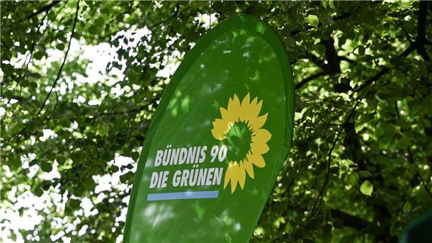 Grünen-Spitze für „Task-Force“ zur Sammlung von AfD-Material Eine „Task-Force“ soll nach Ansicht der Grünen-Spitze Erkenntnisse zur verfassungsfeindlichen Betätigung der AfD sammeln.