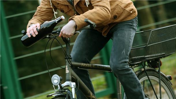 Eine Trunkenheitsfahrt auf einem entwendeten Fahrrad bringt einen 33-jährigen Nordenhamer ins Gefängnis.