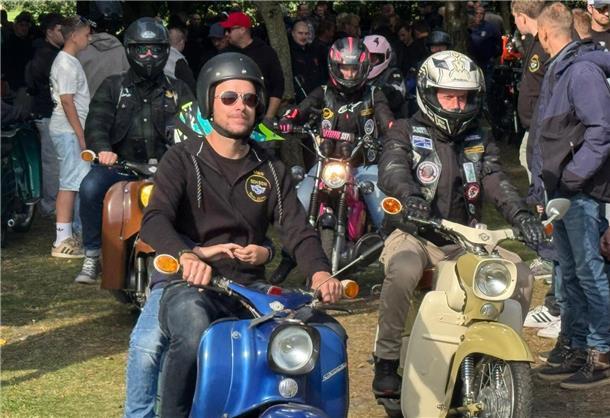 6. Simson-Rallye in Ohrel: Teilnehmerrekord und Siegerteam aus Brauel Einen neuen Teilnehmerrekord gab es am Sonntag bei der Ohreler Simson-Rallye: 251 Starter machten sich auf die Rundfahrt durch den Norden des Landkreises Rotenburg.