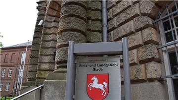Raub und Beziehungsterror: Prozess gegen zwei Männer in Stade Das Landgericht in Stade