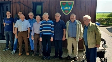 Einige Mitglieder, die dem Angelsportverein Düring seit seiner Gründung angehören, konnten bei der 40-Jahr-Feier geehrt werden. Im Bild (von links): Sven Mischnik (2. Vorsitzender), Ralf Kellermeier (Vorsitzender) sowie die Geehrten Wolfgang Karth, Helmut Faust, Kurt Wülbern, Udo Göhner, Herbert Ohland, Werner Kasupke und Udo Neif.