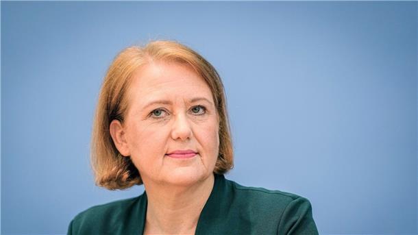 Paus: „Einsamkeit ist ein unterschätztes Phänomen“ „Einsamkeit ist längst nicht mehr ein Phänomen, das ausschließlich ältere Menschen betrifft“, sagt Lisa Paus (Bündnis 90/Die Grünen).
