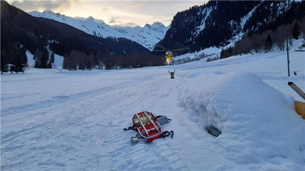 Lawine in Südtirol: Deutscher Tourengänger getötet Einsatz der italienischen Bergrettung in der Nähe von Ratschings. Eine deutsche Gruppe wurde von einer Lawine erfasst.