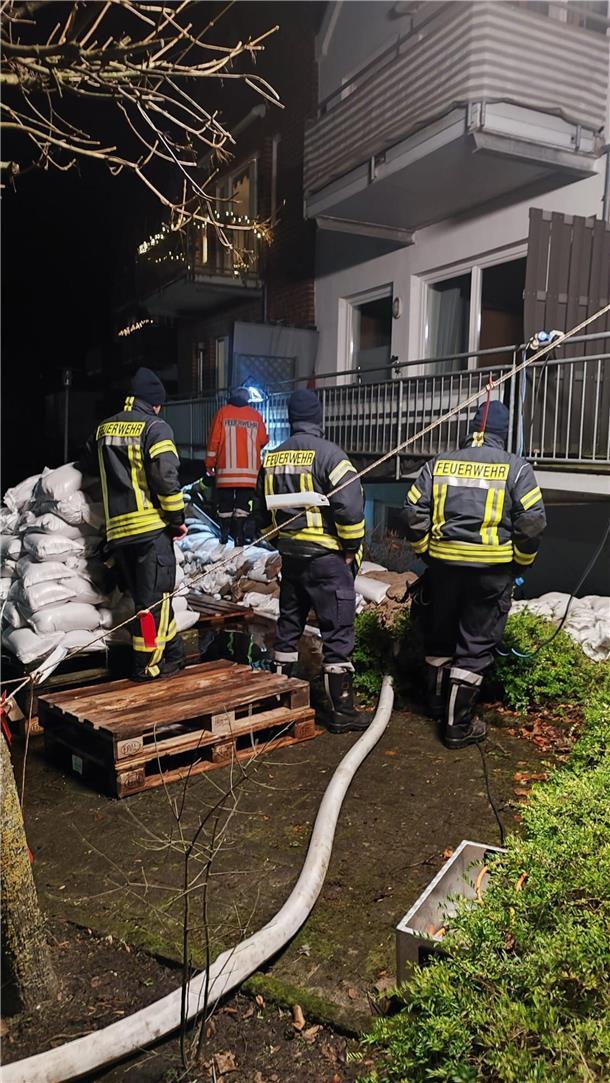 Einsatz in Verden: Auch in der Nacht wurde gearbeitet, 