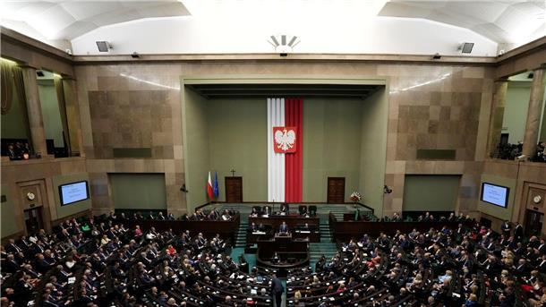 Polen: Ausschuss soll Einsatz von Spionagesoftware prüfen Einstimmig: Das Parlament in Warschau verabschiedete einen Beschluss für eine Überprüfung.