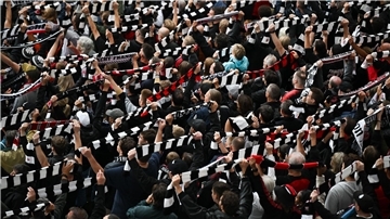 Eintracht Frankfurt wird bei der SSC Neapel nach Ablehnung eines Antrags auf Spielverlegung ohne Unterstützung der Fans spielen. (Archivbild)