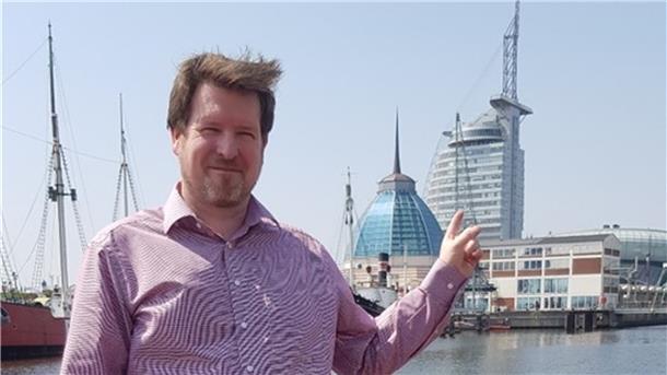 Einzelhandels- und Standortexperte Leif Krägenau kommt aus Hamburg. Er ist Niederlassungsleiter Hamburg der BBE Handelsberatung, erstellt regelmäßig Analysen und Positionierungskonzepte für Innenstädte, speziell in Norddeutschland. Auftraggeber sind Kommunen, Ministerien und privatwirtschaftliche Investoren.