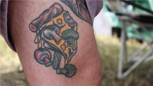 Das geht unter die Haut: Die wildesten Tattoos auf dem Hurricane Eis ist lecker, Pizza auch. Aber ein Pizza-Eis?