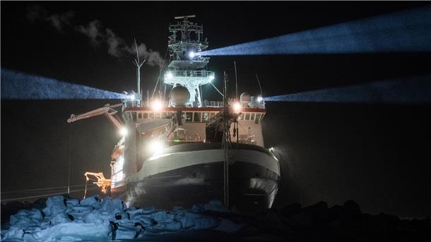 Eisarbeit in der Polarnacht: Rund 150 Tage blieb die Sonne während der „MOSAiC“-Expedition unterm Horizont. Auch für Professor Markus Rex hat davon besondere Erinnerungen mitgenommen.