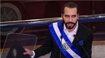 El Salvadors Präsident Nayib Bukele ist einer Umfrage zufolge der beliebteste Präsident Lateinamerikas.