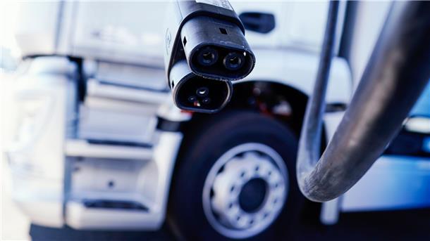 Studie: Elektro-Lastwagen 2035 klar Marktführer Elektro-Lastwagen dürften nach einer Studie der Unternehmensberatung PwC in einem Jahrzehnt den Markt beherrschen.