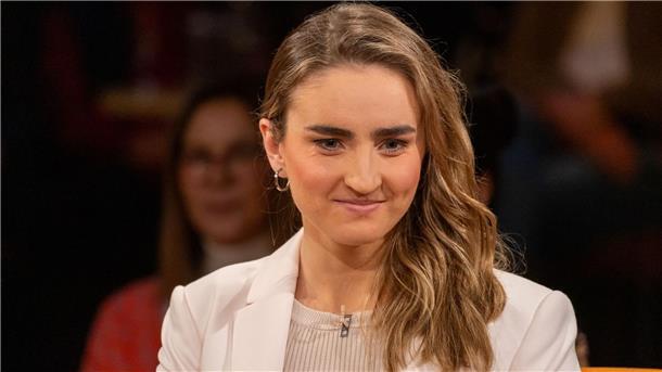 Elena Semechin spricht über die finanziellen Folgen ihrer Schwangerschaft. 