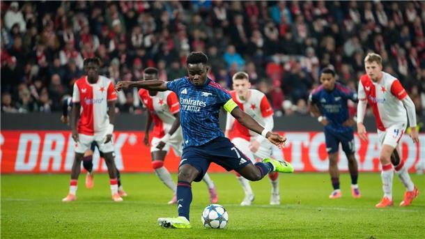 Elfmeter-Schütze Bukayo Saka und der FC Arsenal eilen in der Champions League von Sieg zu Sieg.