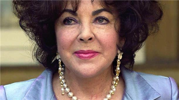 Möbelstück von Hollywood-Queen Liz Taylor in Bremerhaven aufgetaucht Elizabeth Taylor hatte eine beeindruckende Karriere als Schauspielerin.