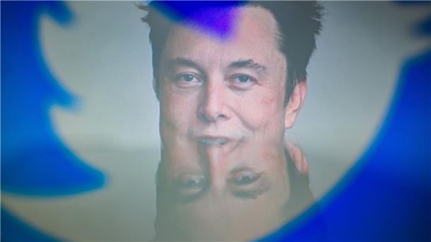 Elon Musk hat offiziell die Kontrolle über das soziale Netzwerk übernommen und bereits Führungskräfte entlassen.