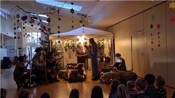 Eltern führten in der Kindertagesstätte Oste-Wichtel in Heeslingen die Weihnachtsgeschichte aus Sicht einer Maus auf.