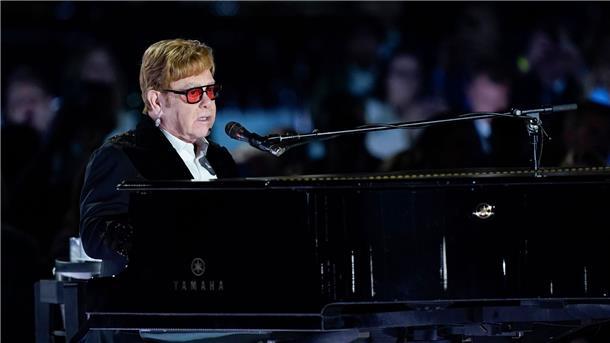Elton John tritt im Garten des Weißen Hauses auf Elton John ist an einem ganz besonderen Ort aufgetreten.
