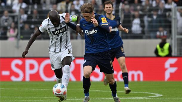 Spätes Elfmeter-Tor sichert Elversberg-Sieg Elversberg feiert gegen Kiel einen späten Sieg.