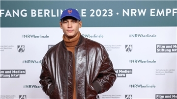 Emilio Sakraya: „Privat möchte ich ein normales Leben führen.“