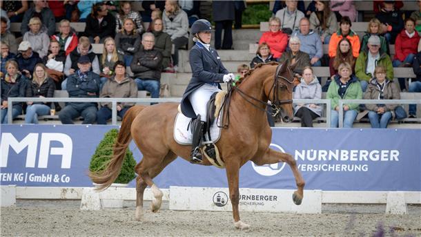 Emma Kanerva und Bond Girl gewannen nicht nur die Finalqualifikation für den Nürnberger Burg-Pokal, sondern auch das Pilotprojekt bei den Elmloher Reitertagen - eine Dressurpferde S.