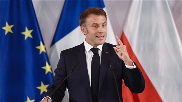 Macron befürwortet Einsatz westlicher Waffen gegen Russland Emmanuel Macron in Münster: „Wir müssen eine neue Etappe von Europa starten.“