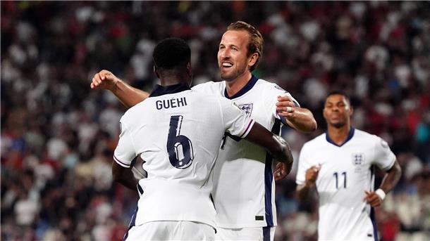 Bald Bayern-Neuzugang? Eberl äußert sich zu Guehi-Bericht England-Nationalspieler Marc Guehi und Harry Kane: Spielen die beiden bald auch bei den Bayern zusammen?