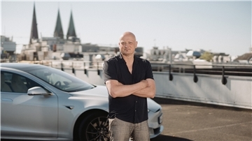 „Entspannt reisen und ankommen, statt Rasen ohne Plan und Verstand“ – Joerg Dudziak ist ein Fan von E-Mobilität und autonomem Fahren.