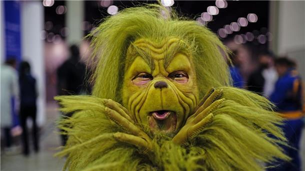Wer uns während der Weihnachtszeit ins Haus kommt Er hasst Weihnachten - doch der Grinch ist untrennbar mit dem Fest verbunden. (Archivbild)