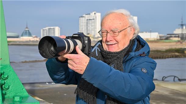 Er kennt sie alle: Ship-Spotter Ralf Witthohn hat ein unglaubliches Werk verfasst.