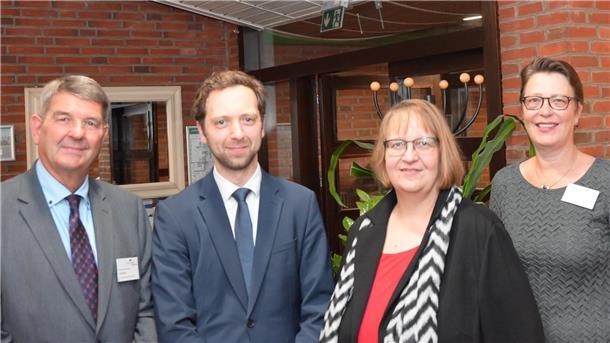 Jost Richter, Sebastian Groß, Dörthe Grafe und Christiane Geerken-Thomas bei der Herbsttagung des Evangelisch-Lutherischen Kirchenkreises Wesermarsch.