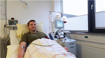 Mann im Krankenhausbett Stammzellenspende