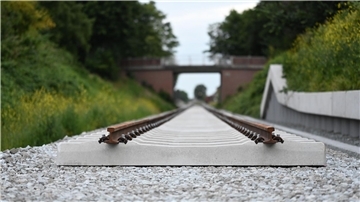Erste Züge werden auf der sogenannten Wunderline voraussichtlich erst im Sommer 2026 fahren. (Archivbild)