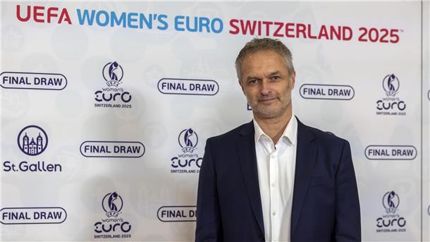 EM-Termine stehen fest: DFB-Frauen starten gegen Polen Erstes Turnier mit den DFB-Frauen: Christian Wück.