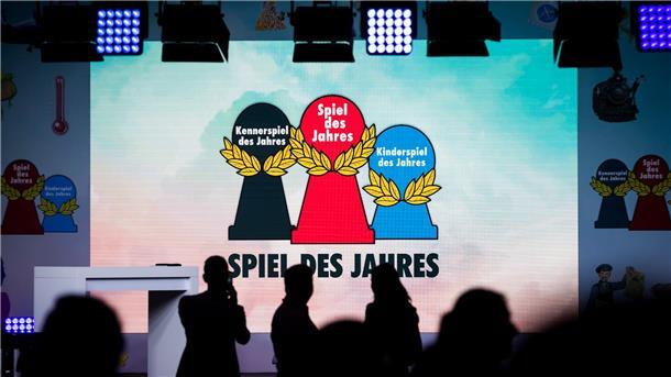 „Sky Team“ zum „Spiel des Jahres“ gekürt Erstmals gewinnt ein Zweier-Spiel die renommierte Auszeichnung.