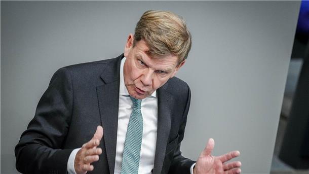 CDU-Politiker lehnen mögliche EU-Atomwaffen ab Es fehle derzeit jede politische, strategische, technische und finanzielle Grundlage, um über EU-eigene Atomwaffen zu diskutieren, so Johann Wadephul (CDU).