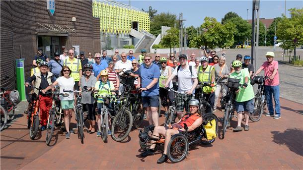 Heute startet diese große Stadtradelaktion der Region Es geht los: Gemeinsame Fahrt anlässlich der Aktion Stadtradeln.