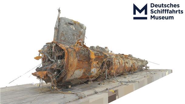 Es handelt sich um das 1919 nördlich von der zu Hamburg gehörenden Insel Scharhörn gesunkene U-Boot U-16 der Kaiserlichen Marine.