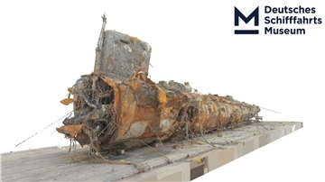 Es handelt sich um das 1919 nördlich von der zu Hamburg gehörenden Insel Scharhörn gesunkene U-Boot U-16 der Kaiserlichen Marine.