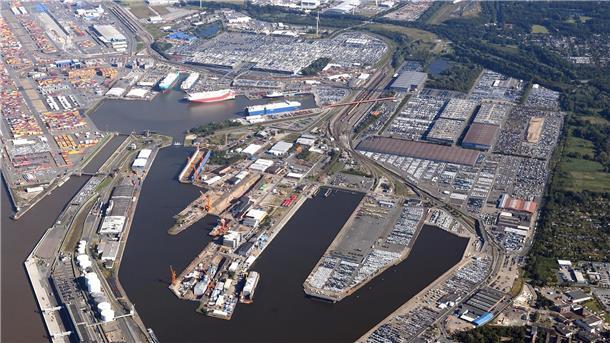 Es hatte Anfang Juli an mehreren Tagen Warnstreiks in verschiedenen Seehäfen gegeben. Auch in Bremerhaven wurde gestreikt. 