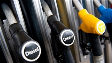 „Es ist auffällig, wie stark der Dieselpreis im letzten Halbjahr gesunken ist“, sagt der ADAC-Kraftstoffmarktexperte. „Das ist aber eigentlich nur die Normalisierung im Vergleich zu den extremen Ausschlägen des vergangenen Jahres.“