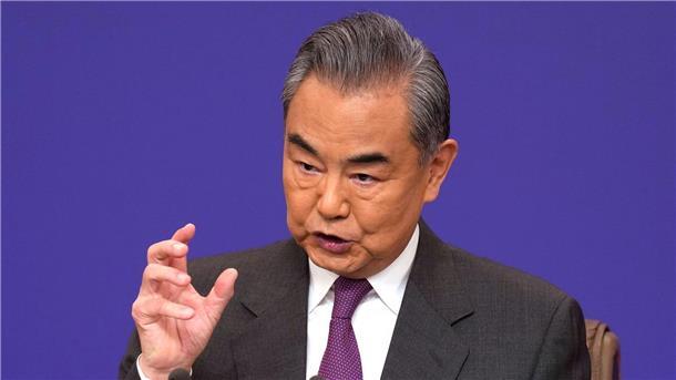 China kritisiert Westen und lobt Russland-Verhältnis „Es kann keine Entschuldigung für die Tötung von Zivilisten geben“: Wang Yi.