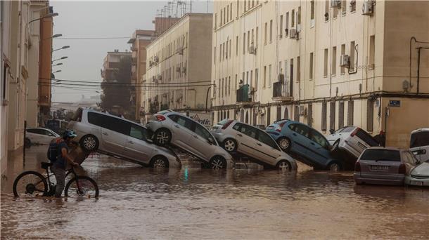„Spanien weint“: Fast 100 Tote bei „Jahrhundert-Unwetter“ Es war ein Jahrhundert-Unwetter.