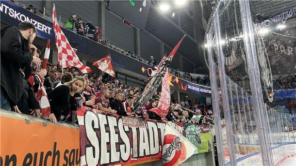 Etwa 700 Fans der Fischtown Pinguins reisen mit dem Sonderzug nach Dresden.