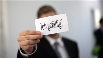 Etwas diskreter gehen Headhunter schon vor bei der Suche nach Fachkräften. Der Mangel macht ihre Arbeit schwieriger.