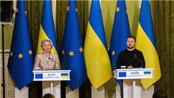 EU-Kommissionspräsidentin Ursula von der Leyen und der ukrainische Präsident Wolodymyr Selenskyj vergangene Woche in Kiew.
